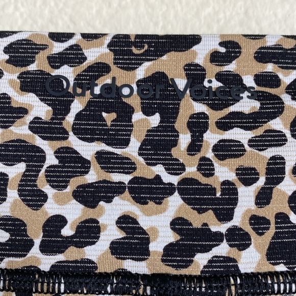 Outdoor Voices tech sweat shorts Sz small leopard EUC - Picture 3 of 4